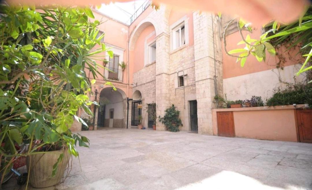 Saint Patrick Guest House Барлетта Экстерьер фото
