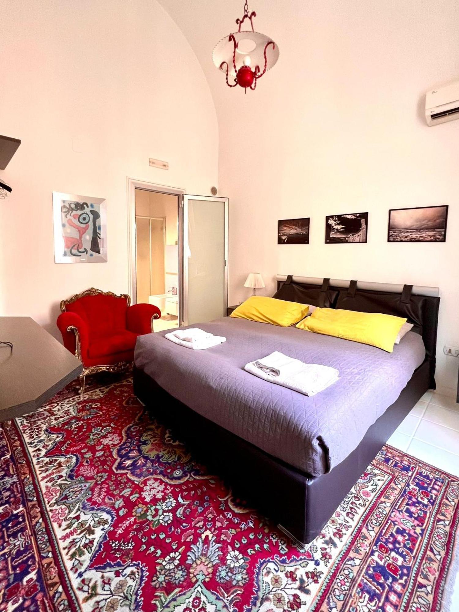Saint Patrick Guest House Барлетта Экстерьер фото